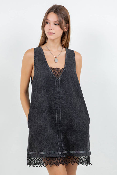 DENIM WASHED CONTRAST LACE INSERT SHIFT DRESS - BLACK: XS