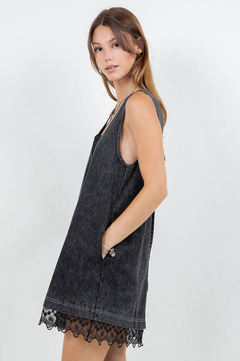 DENIM WASHED CONTRAST LACE INSERT SHIFT DRESS - BLACK: XS